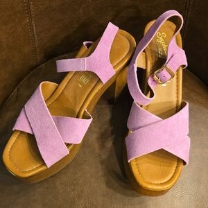 Seychelles Pink Suede Sandals